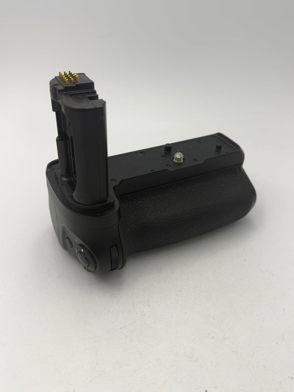 Used Nikon MB-N11 Battery Grip