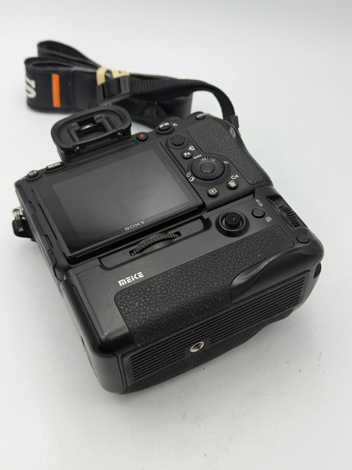 Used Sony A7R IV Body with Meke Battery Grip