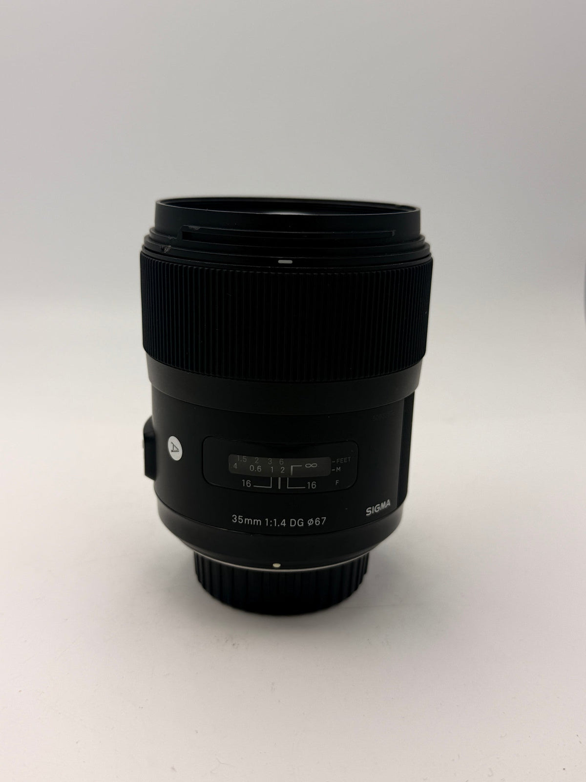 Used Sigma 35mm f/1.4 DG Art (Nikon F)