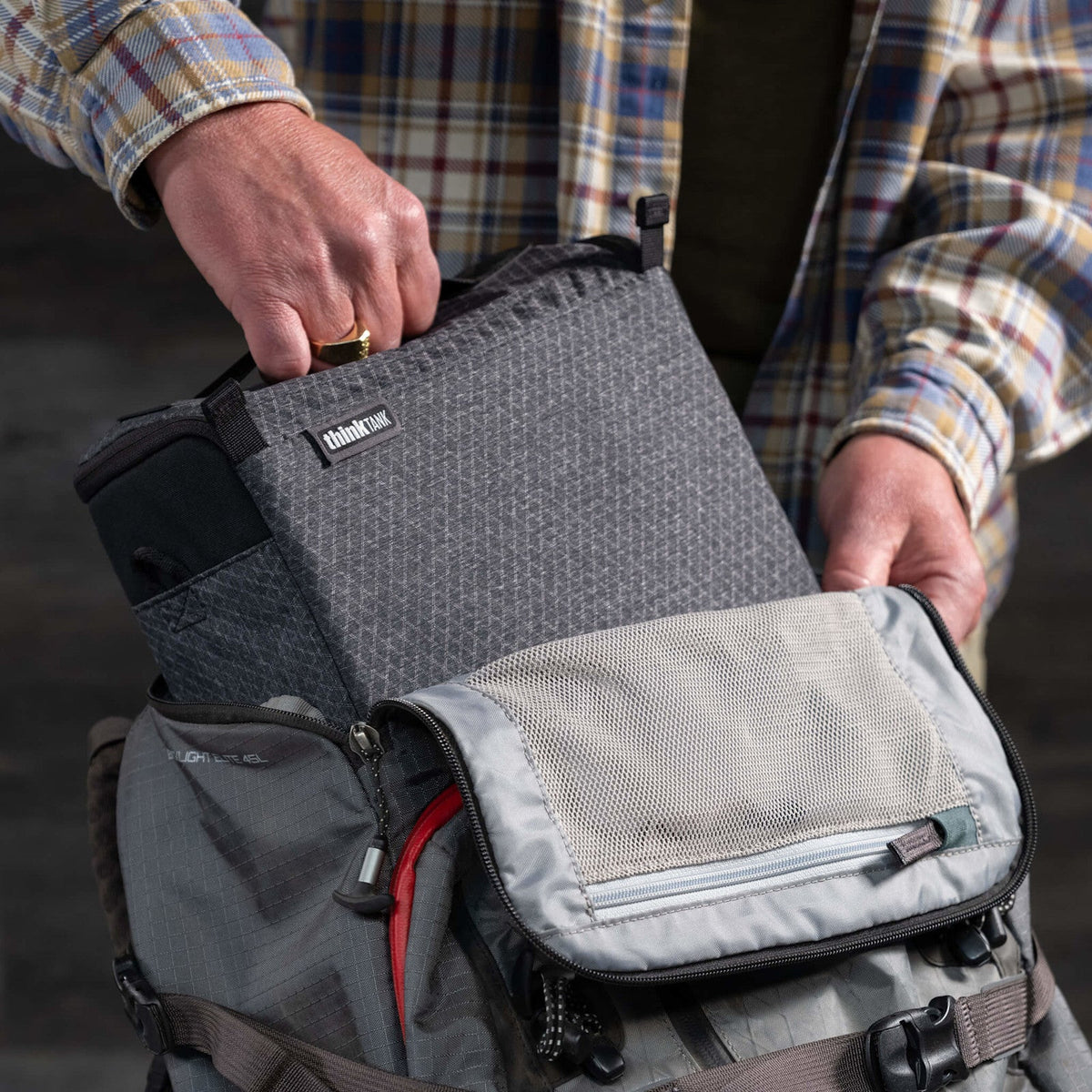 Think Tank Stash Master - L Pro